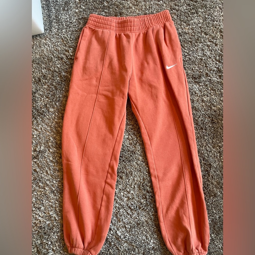 Trendy Women’s nike sweatpants Size S